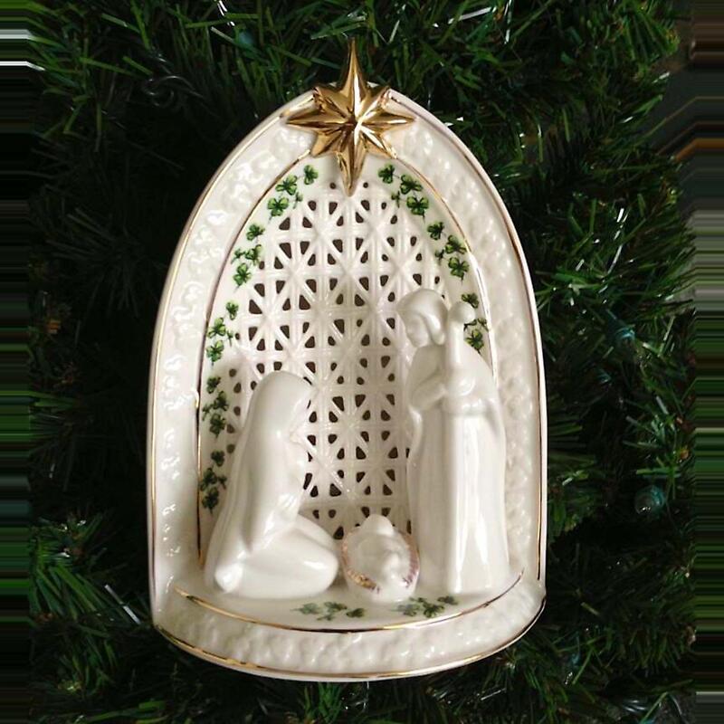 irish christmas - shamrock light-up nativity