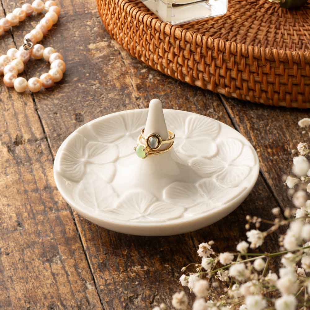 belleek pottery | hydrangea irish ring holder