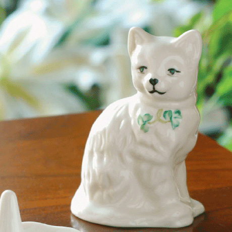 Product image for Belleek Quizzical Cat Figurine