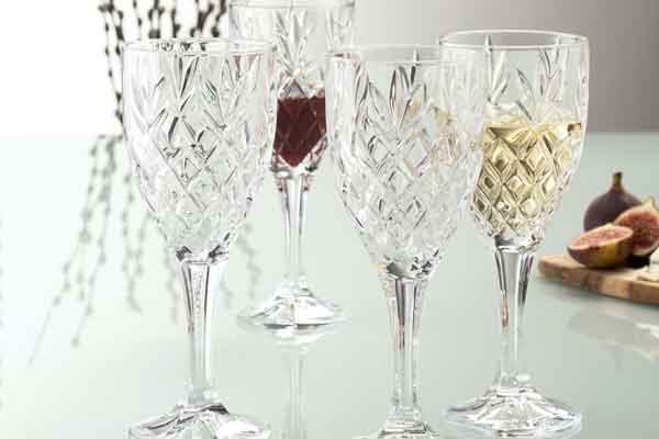 https://www.irishshop.com/blog/wp-content/uploads/2023/03/G350004-Renmore-Goblet-Set-of-4-mood.jpg