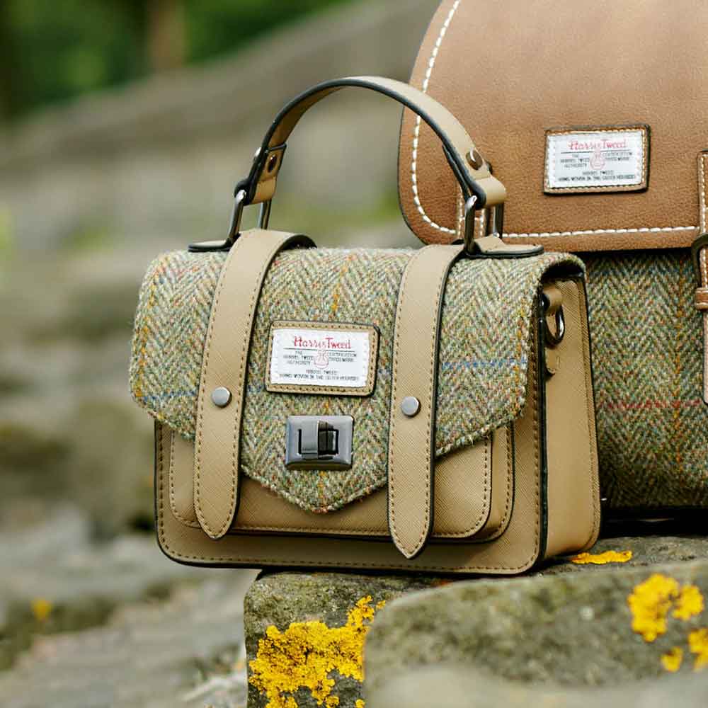 Handbags, Totes & Wallets