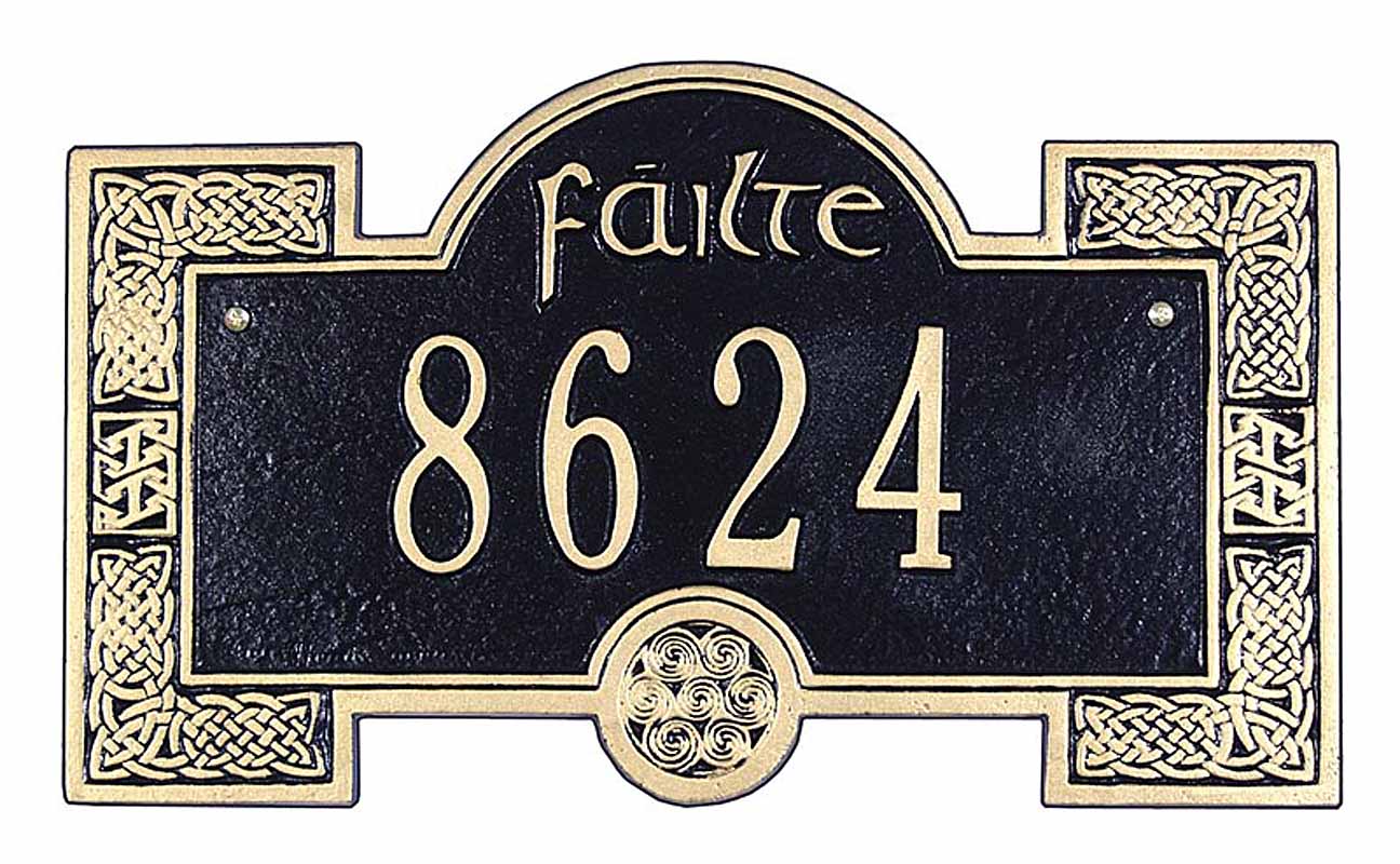 Product image for Personalized Failte Welcome Plaque - 1 Line