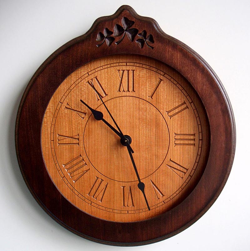 Shamrock Wood Clock at TIWSVT001