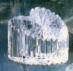 Product image for Heritage Crystal Heart Paperweight