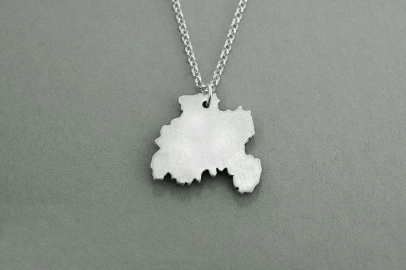 select-CJIRISHCOUNTYPENDANT-LAOIS