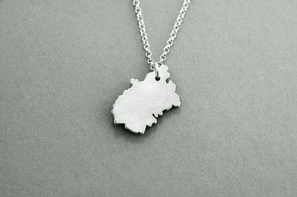 select-CJIRISHCOUNTYPENDANT-LONGFORD