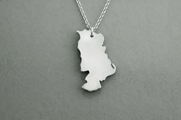 select-CJIRISHCOUNTYPENDANT-ANTRIM