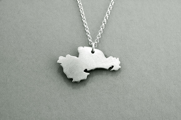 select-CJIRISHCOUNTYPENDANT-WATERFORD