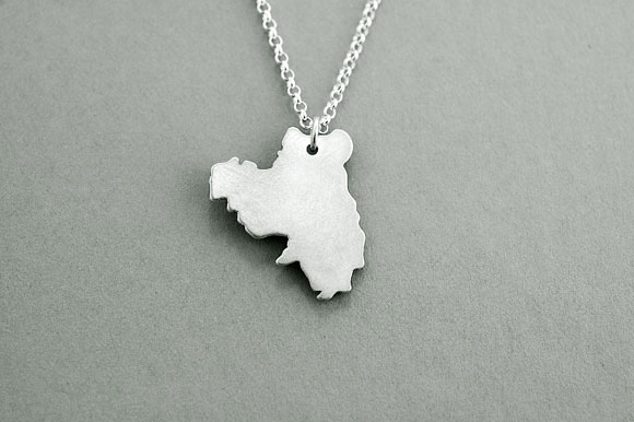 select-CJIRISHCOUNTYPENDANT-DERRY